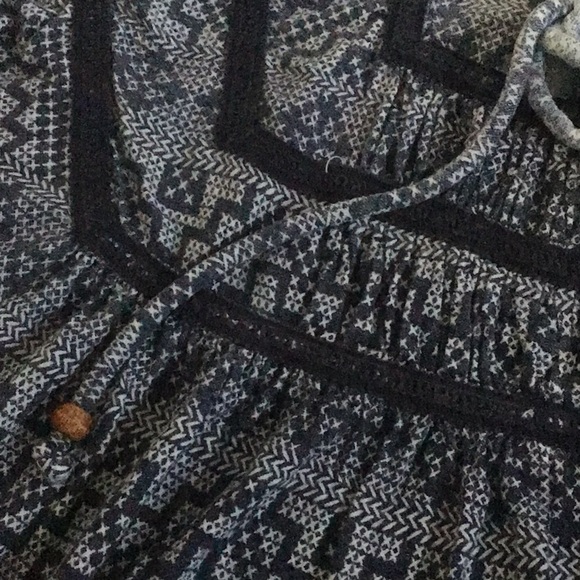 Soft&flowy top - Picture 2 of 4